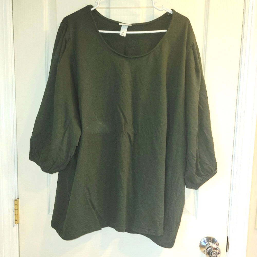 Ava & Viv 3/4 aleeve green solid top. Elastic sleeve.  Size 4X